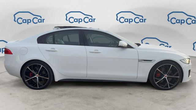 Jaguar Xe image 5