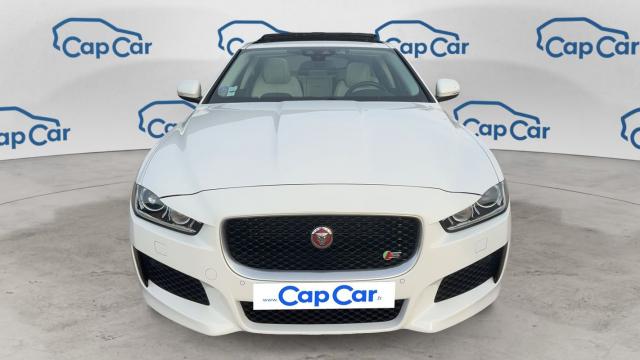 Jaguar Xe image 4