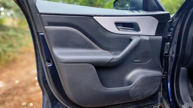 Jaguar F-Pace image 4