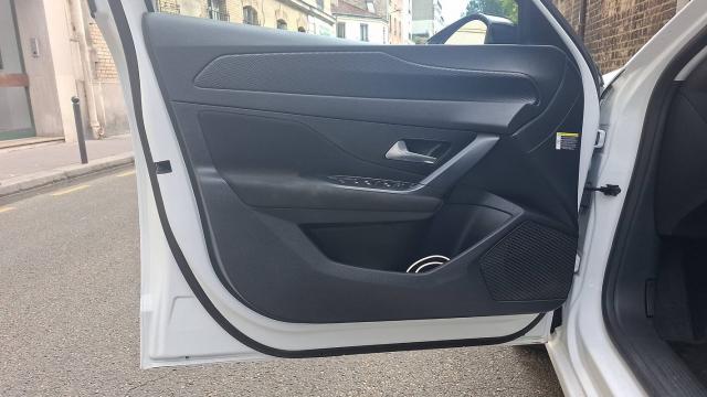 Peugeot 308 image 2