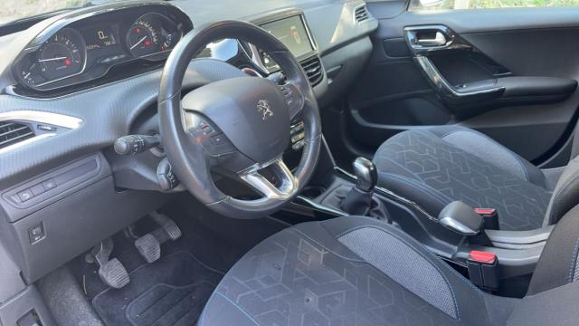 Peugeot 2008 image 1