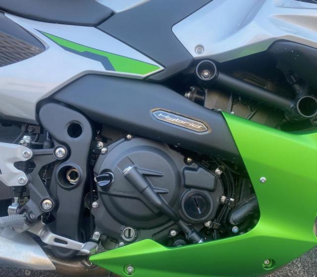 Kawasaki Ninja 7 Hybrid image 3