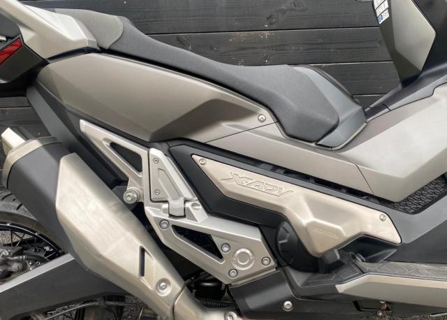 X-Adv 750 image 1