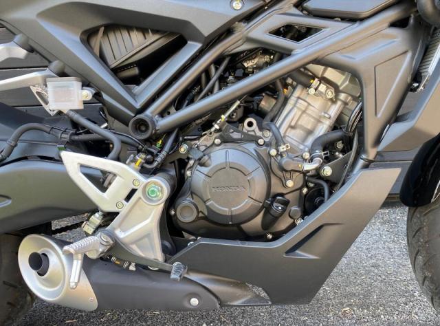 Cbr125r | Cbr 125r | Cbr 125 R image 2