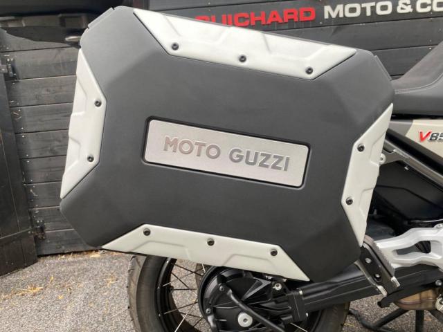 Moto Guzzi V85 image 2