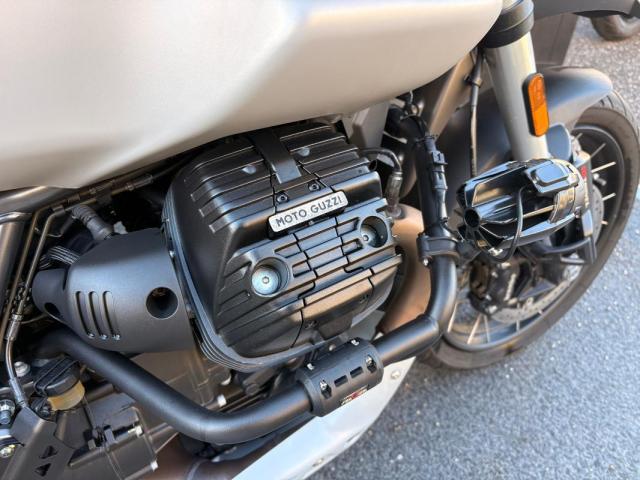 Moto Guzzi V85tt Travel image 6