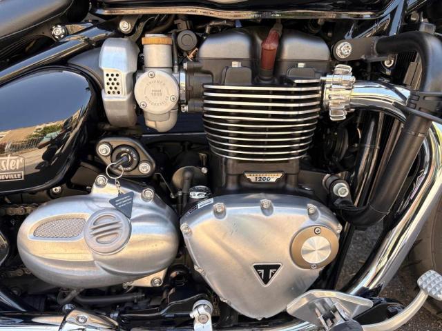 Bonneville Speedmaster image 9