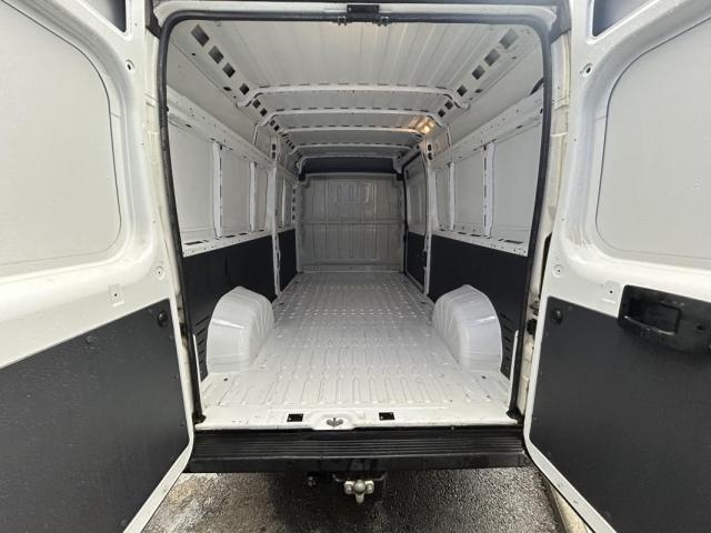 Peugeot Boxer image 2