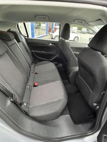 Peugeot 308 image 2