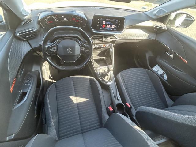 Peugeot 208 image 7