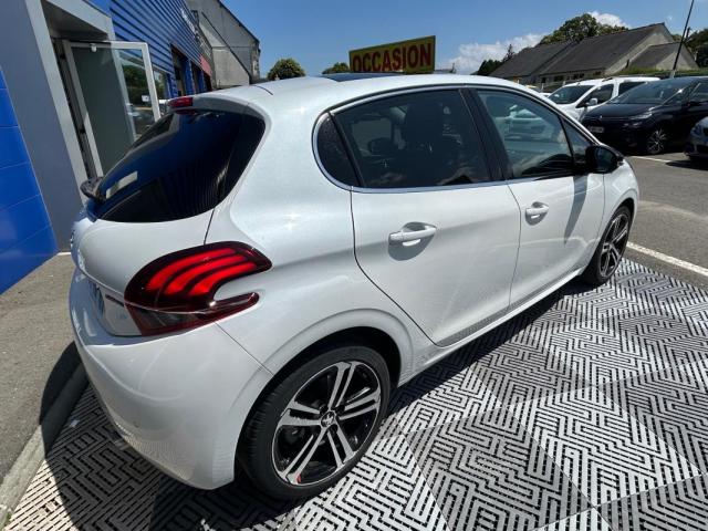 Peugeot 208 image 7