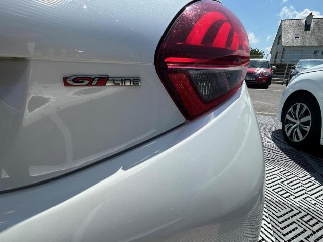 Peugeot 208 image 9