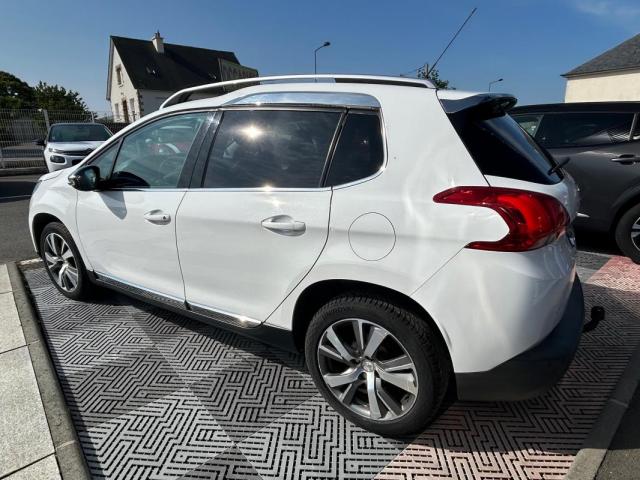 Peugeot 2008 image 2