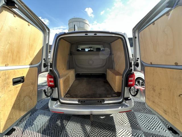 Volkswagen Transporter image 8