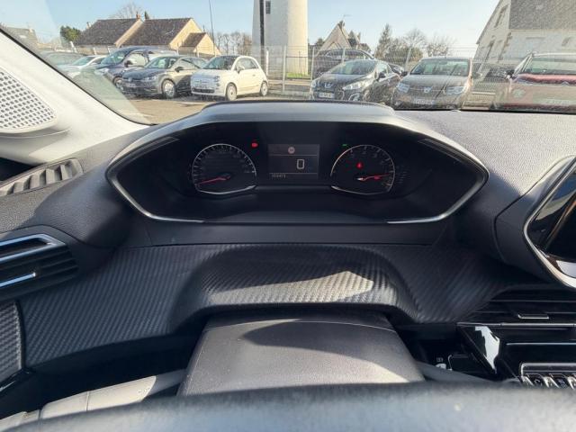 Peugeot 208 image 6