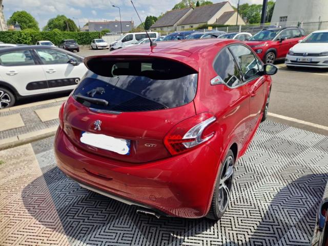 Peugeot 208 image 8