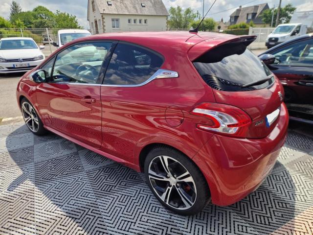 Peugeot 208 image 2