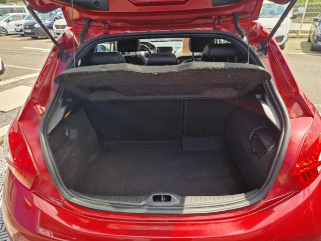 Peugeot 208 image 1