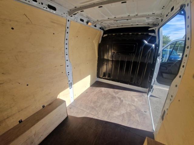 Renault Master image 9