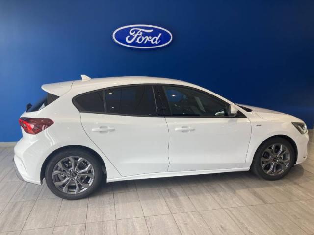 Ford Focus image 8
