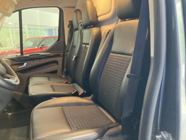 Ford Transit image 9