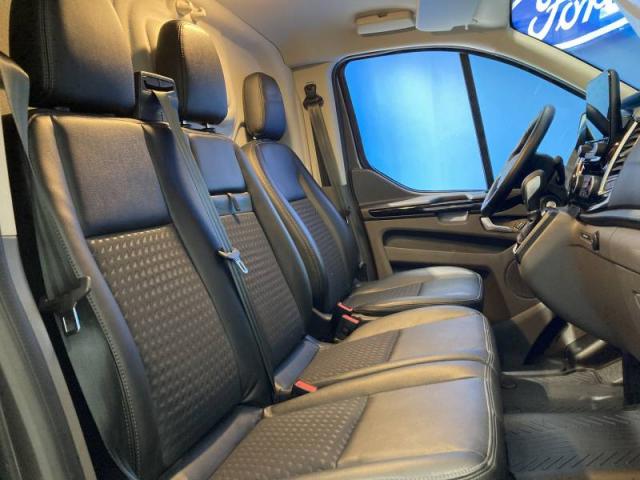 Ford Transit image 8