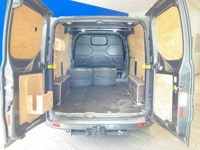 Ford Transit image 6