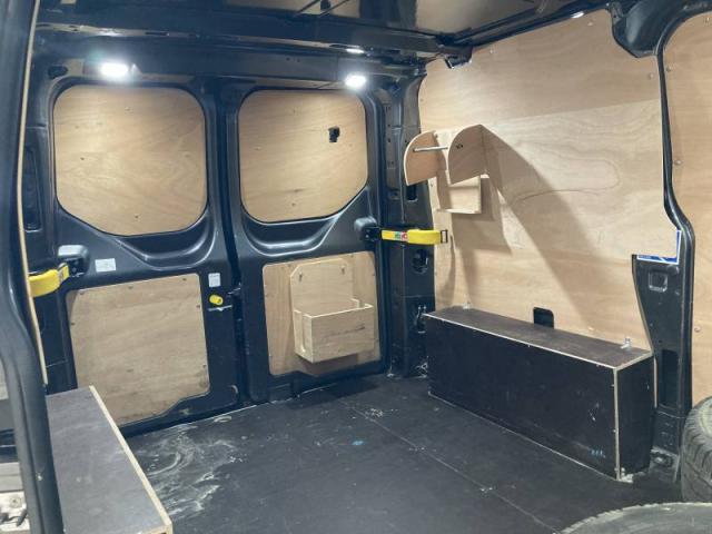 Ford Transit image 3