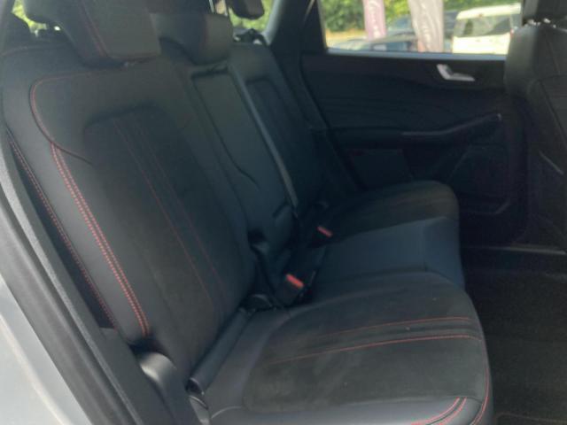 Ford Kuga image 6