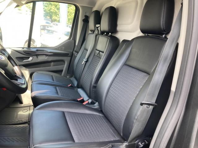 Ford Transit Custom image 4