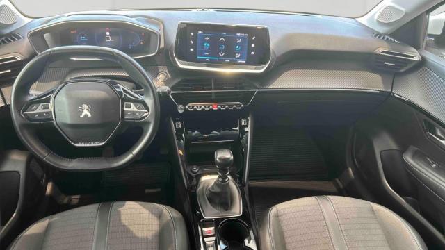 Peugeot 208 image 9