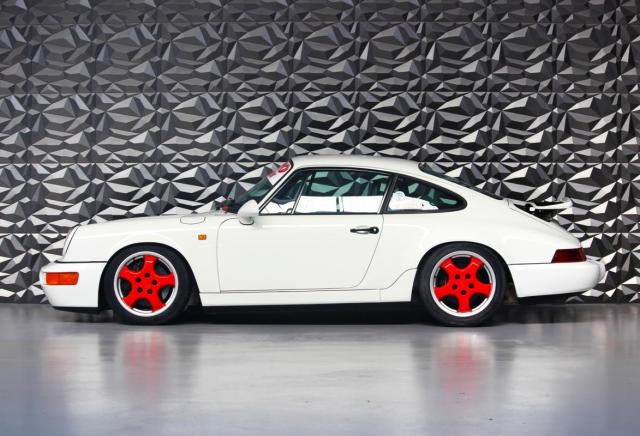 Porsche 911 image 2