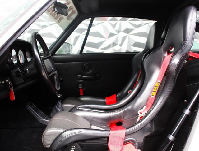 Porsche 911 image 4