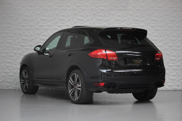Porsche Cayenne image 9