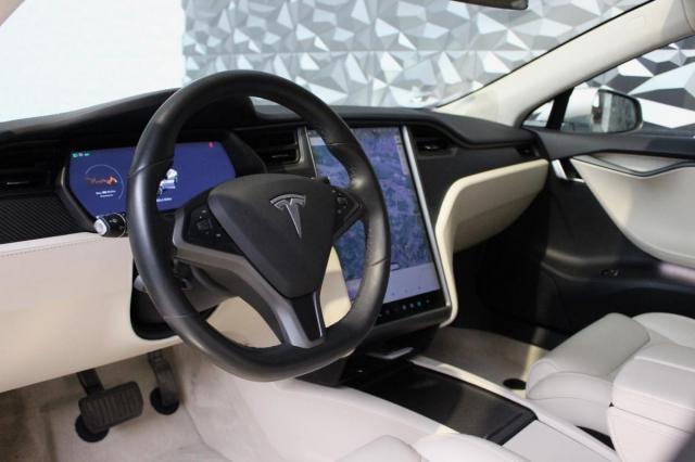 Tesla Model S image 4