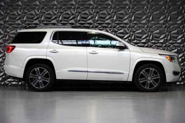 Gmc Acadia image 3