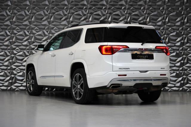Gmc Acadia image 4