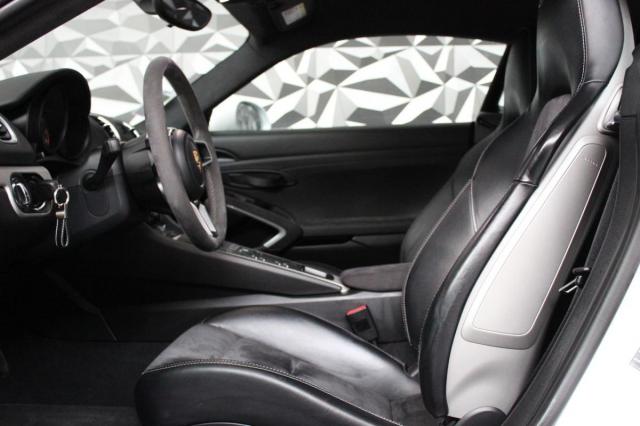 Porsche Cayman image 9