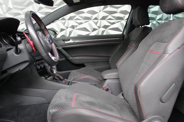 Volkswagen Golf image 9