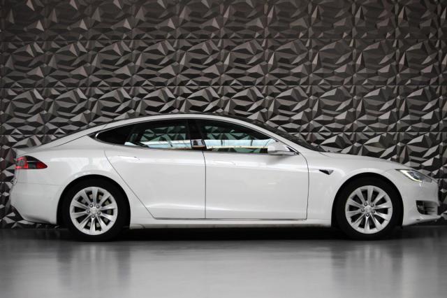 Tesla Model S image 4
