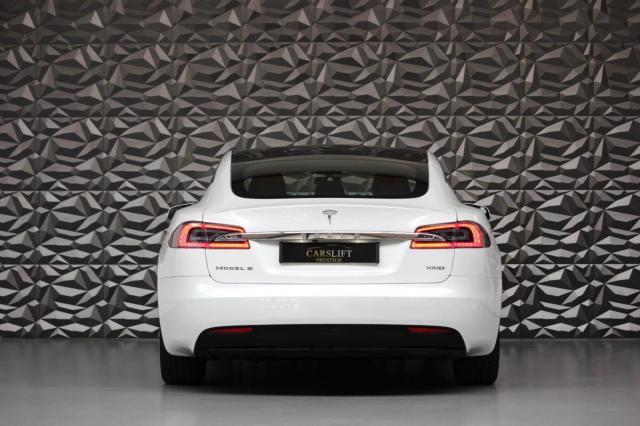 Tesla Model S image 7