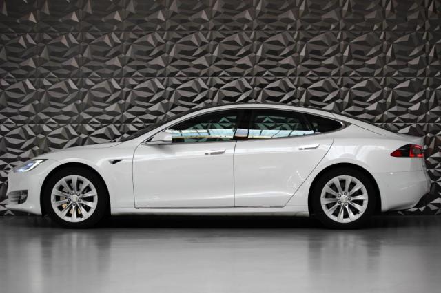 Tesla Model S image 2