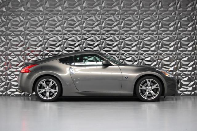 Nissan 370z image 2