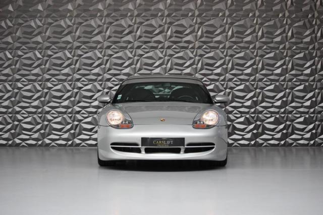 Porsche 911 image 9