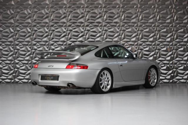 Porsche 911 image 2