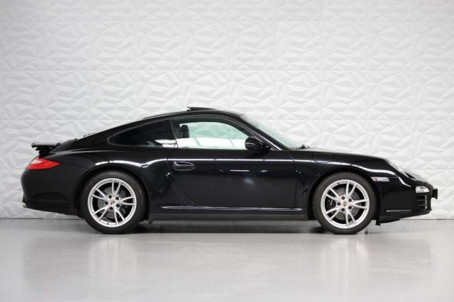 Porsche 911 image 6