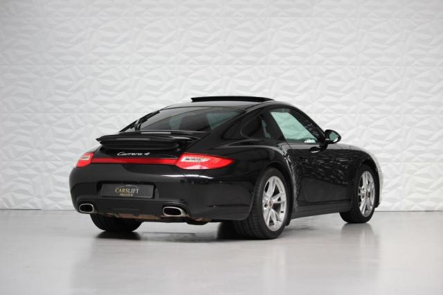 Porsche 911 image 8