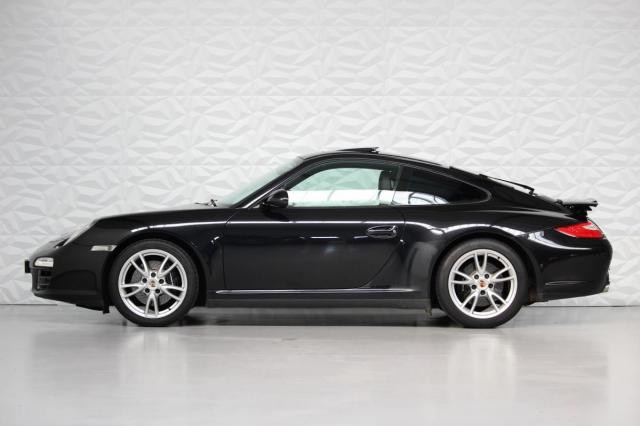 Porsche 911 image 9