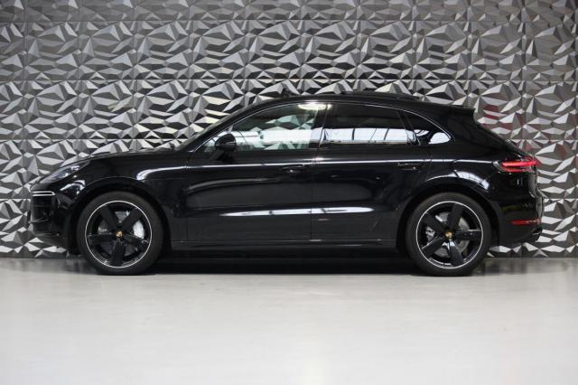 Porsche Macan image 1