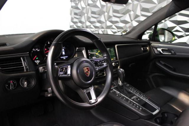 Porsche Macan image 2